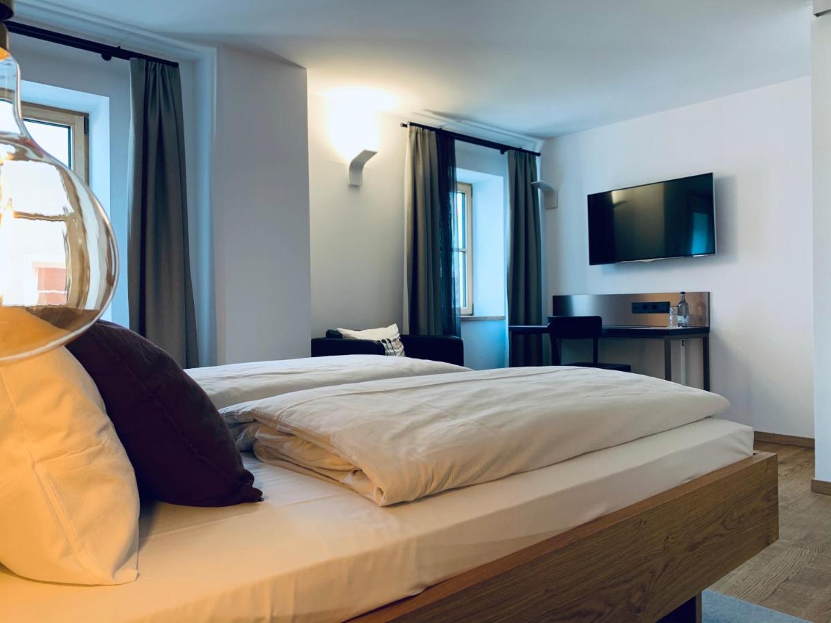 Stadthotel Kachelofen クルムバハ エクステリア 写真
