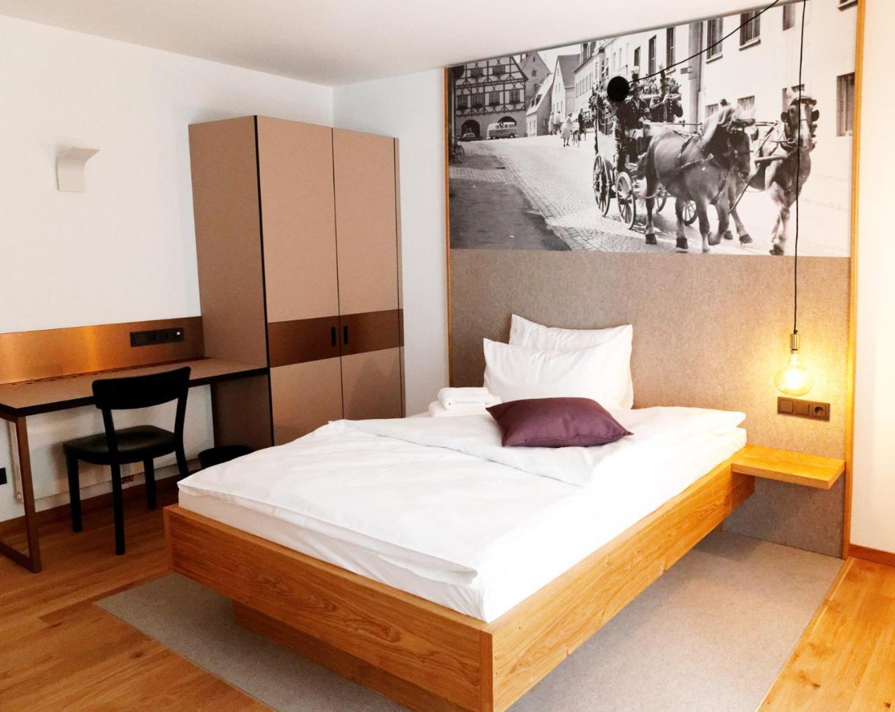 Stadthotel Kachelofen クルムバハ エクステリア 写真